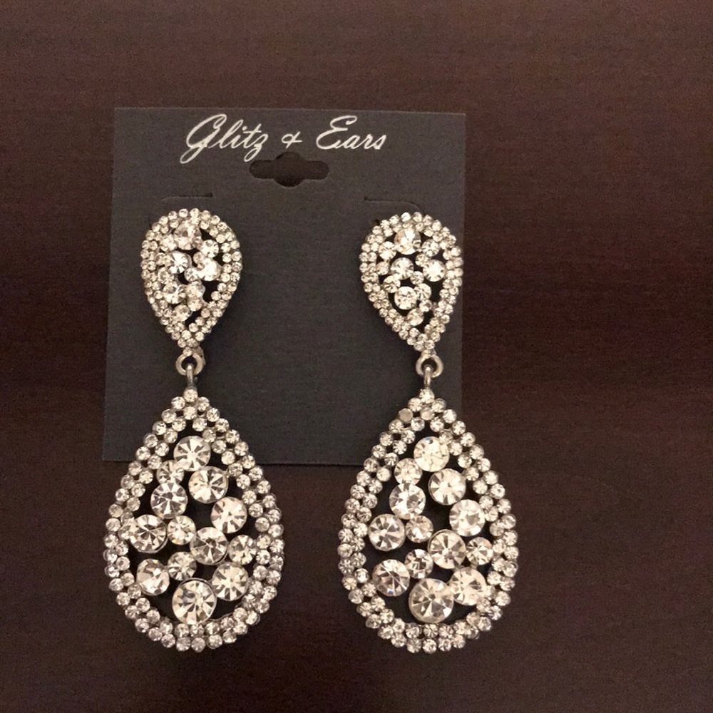 NWT rhinestone earrings